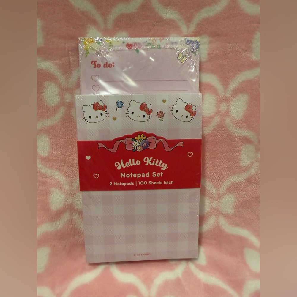 Hello Kitty Notepad Duo